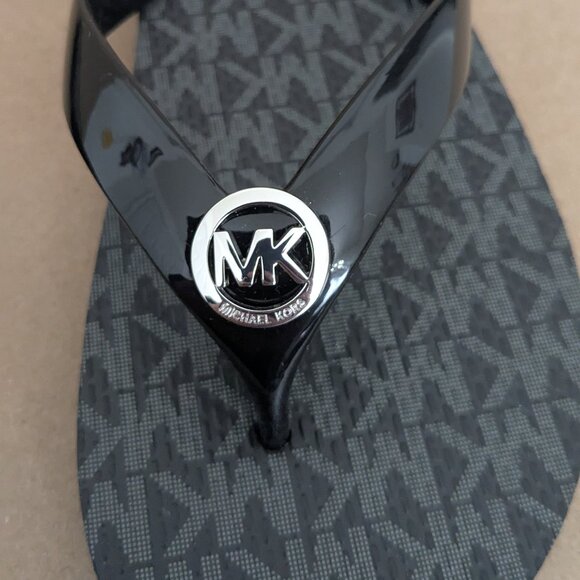 MICHAEL KORS Women's Flip Flops ACTIVE TRAVIS FLIP FLOP Size 6M Black - Picture 6 of 10